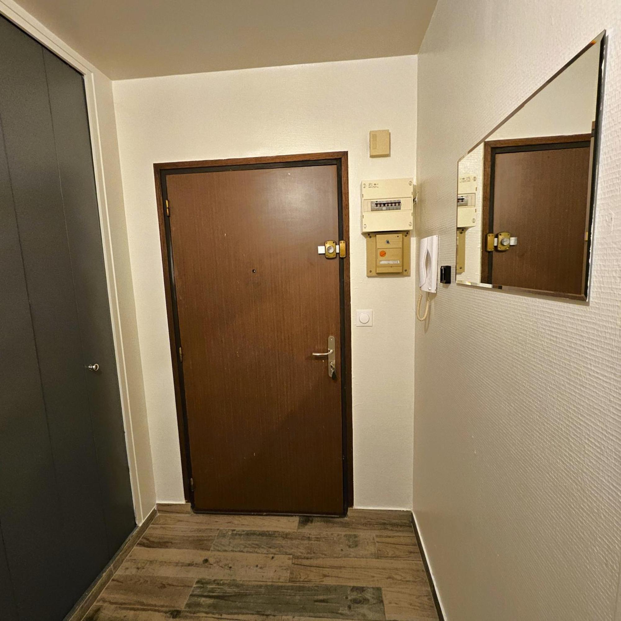 Studio Cosy Confort Moderne Vaulx-en-Velin Εξωτερικό φωτογραφία